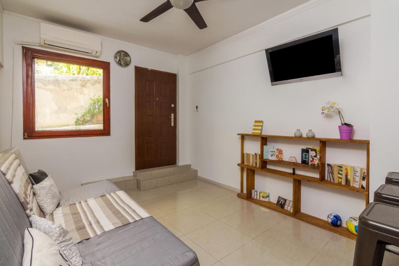 Comfy Apartment Close To Floisvos Beach Atena Exterior foto
