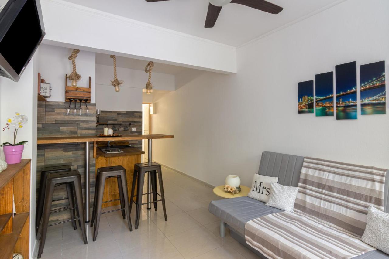 Comfy Apartment Close To Floisvos Beach Atena Exterior foto